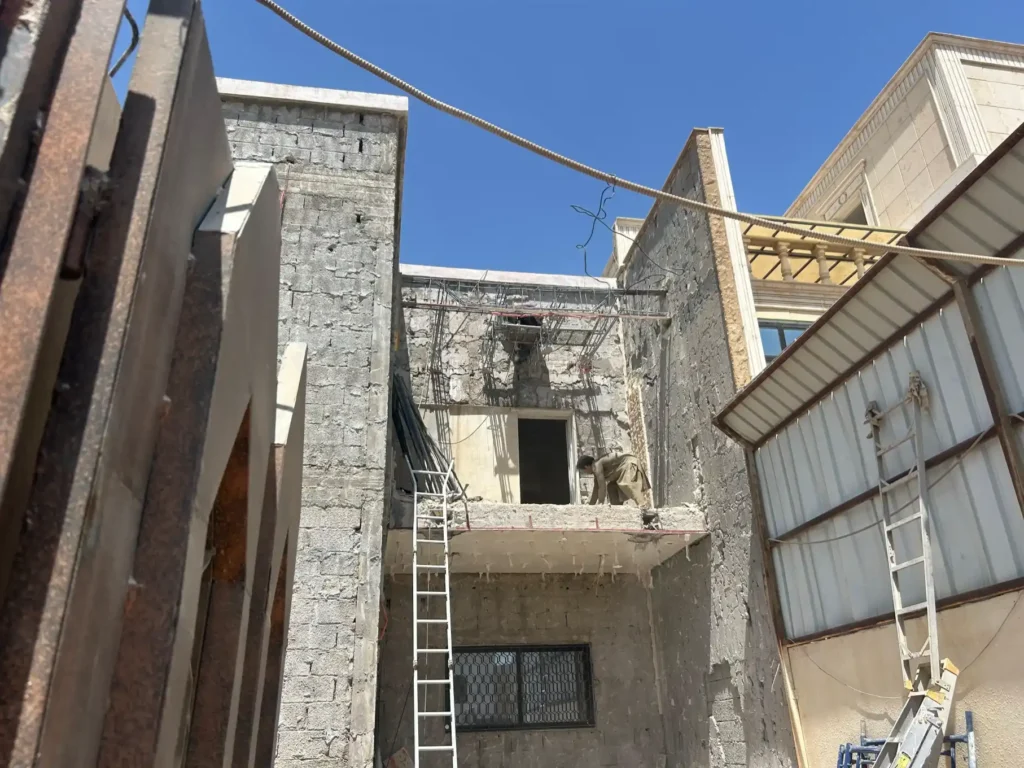 صيانة وتجديد المباني بالقطيف