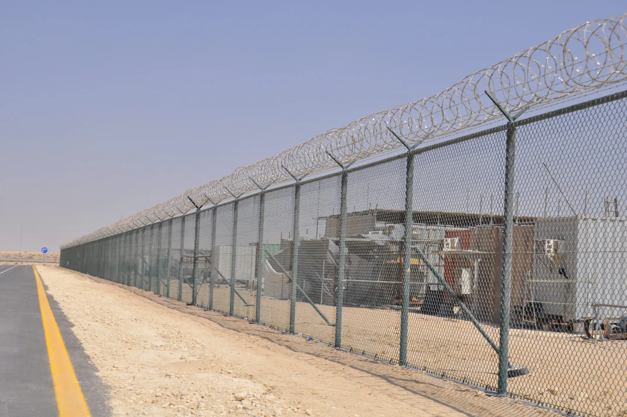 شبوك مقاومة الرياح والأملاح الجبيل البلد